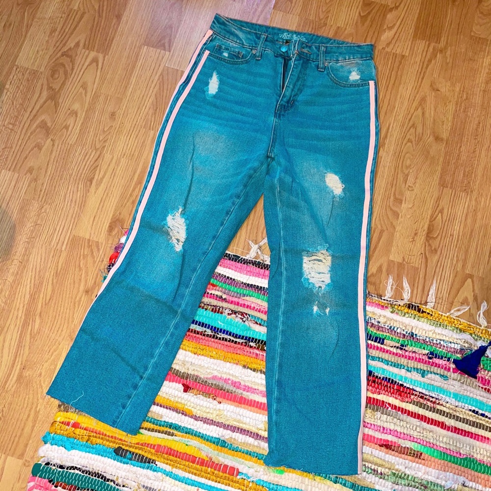 Distressed mom jean with stripes